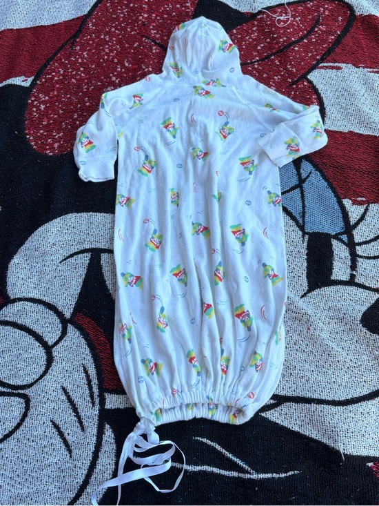 VINTAGE BASEBALL BOY GRAPHIC PRINT ONE PIECE SLEEPER SIZE 12 MONTHS - Picture 2 of 6